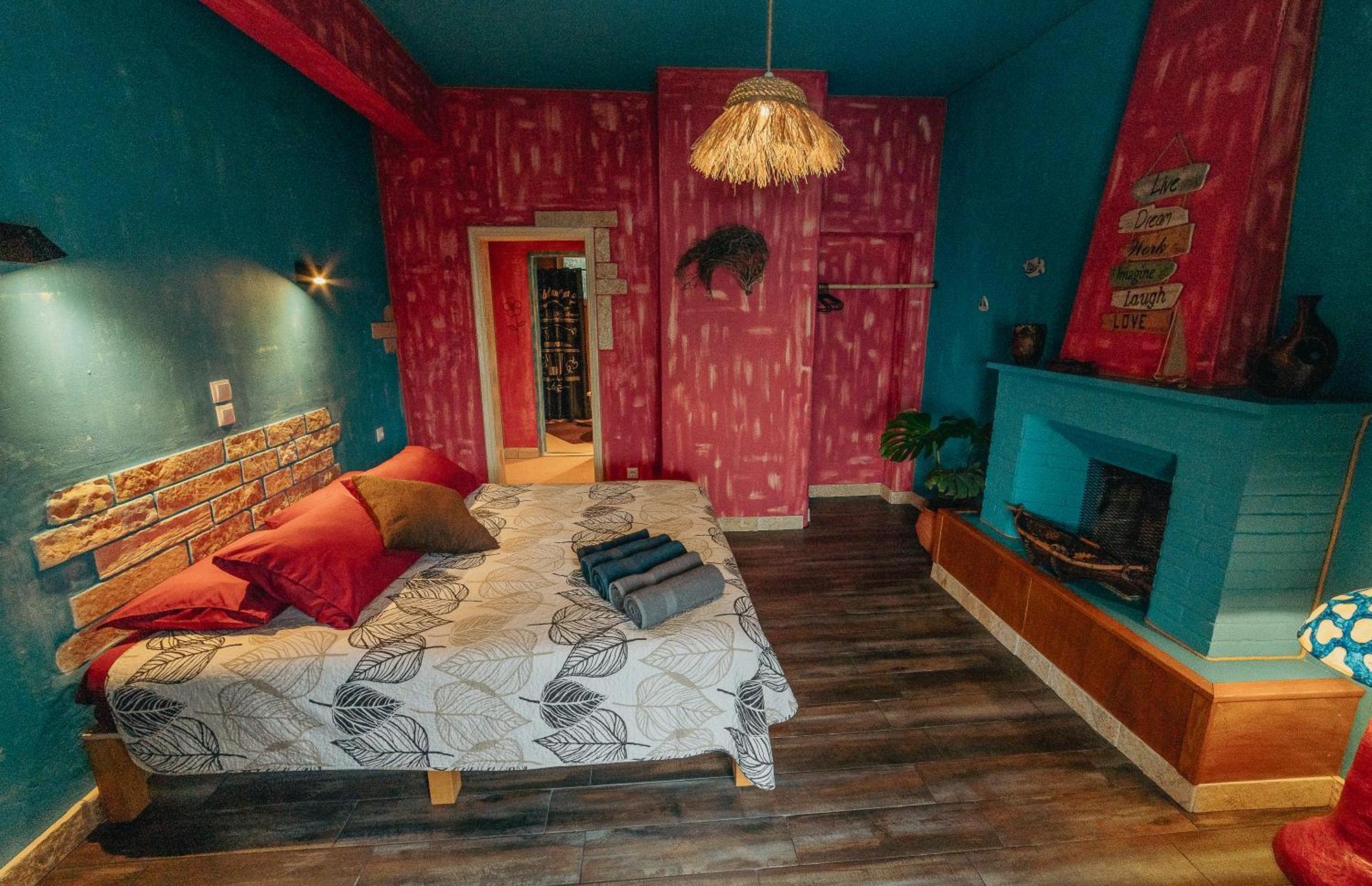 Antares Boutique Guesthouse เปรามา ภายนอก รูปภาพ