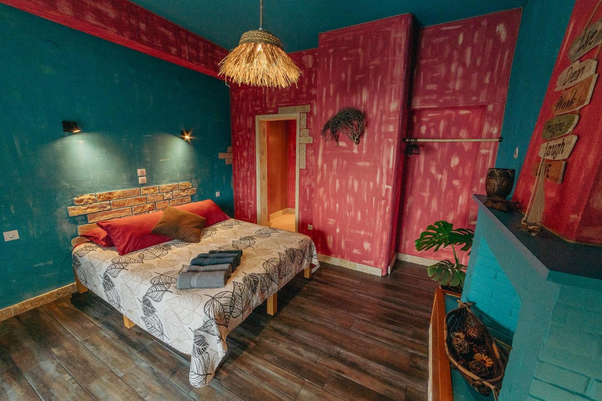 Antares Boutique Guesthouse เปรามา ภายนอก รูปภาพ
