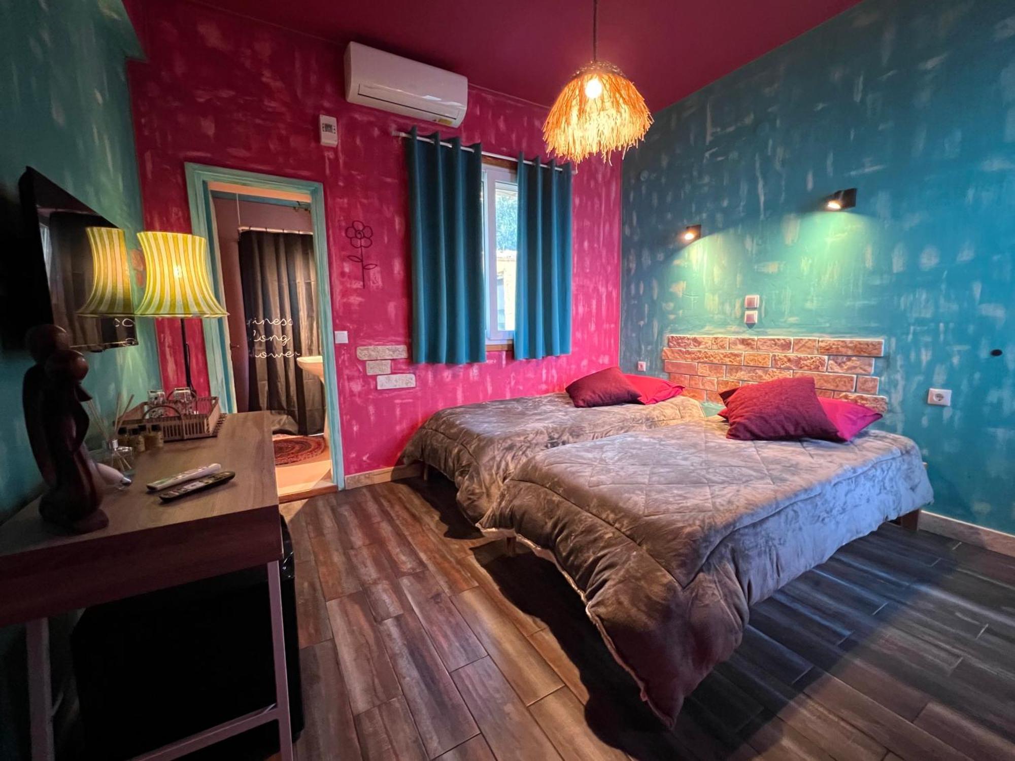 Antares Boutique Guesthouse เปรามา ภายนอก รูปภาพ