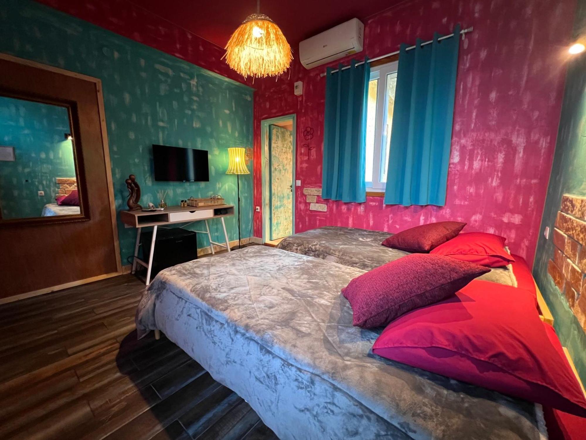 Antares Boutique Guesthouse เปรามา ภายนอก รูปภาพ